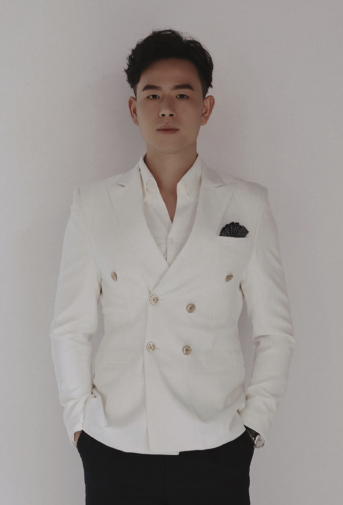 李曉峰（國瓷紅葉畫院高級畫師）